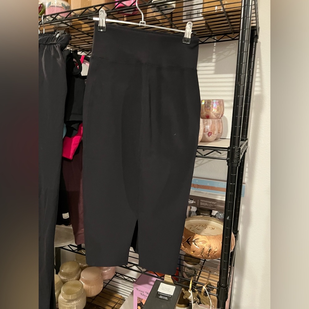 Lululemon A New Route Skirt, Sz 2 - Picture 7 of 8